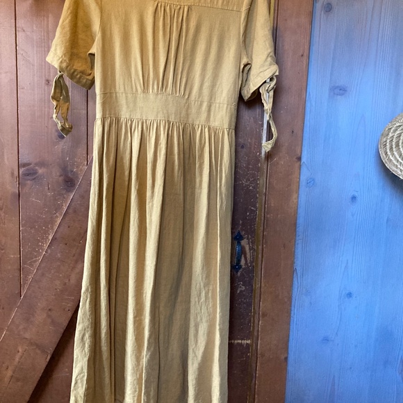 Homestead Dress - Picture 5 of 6